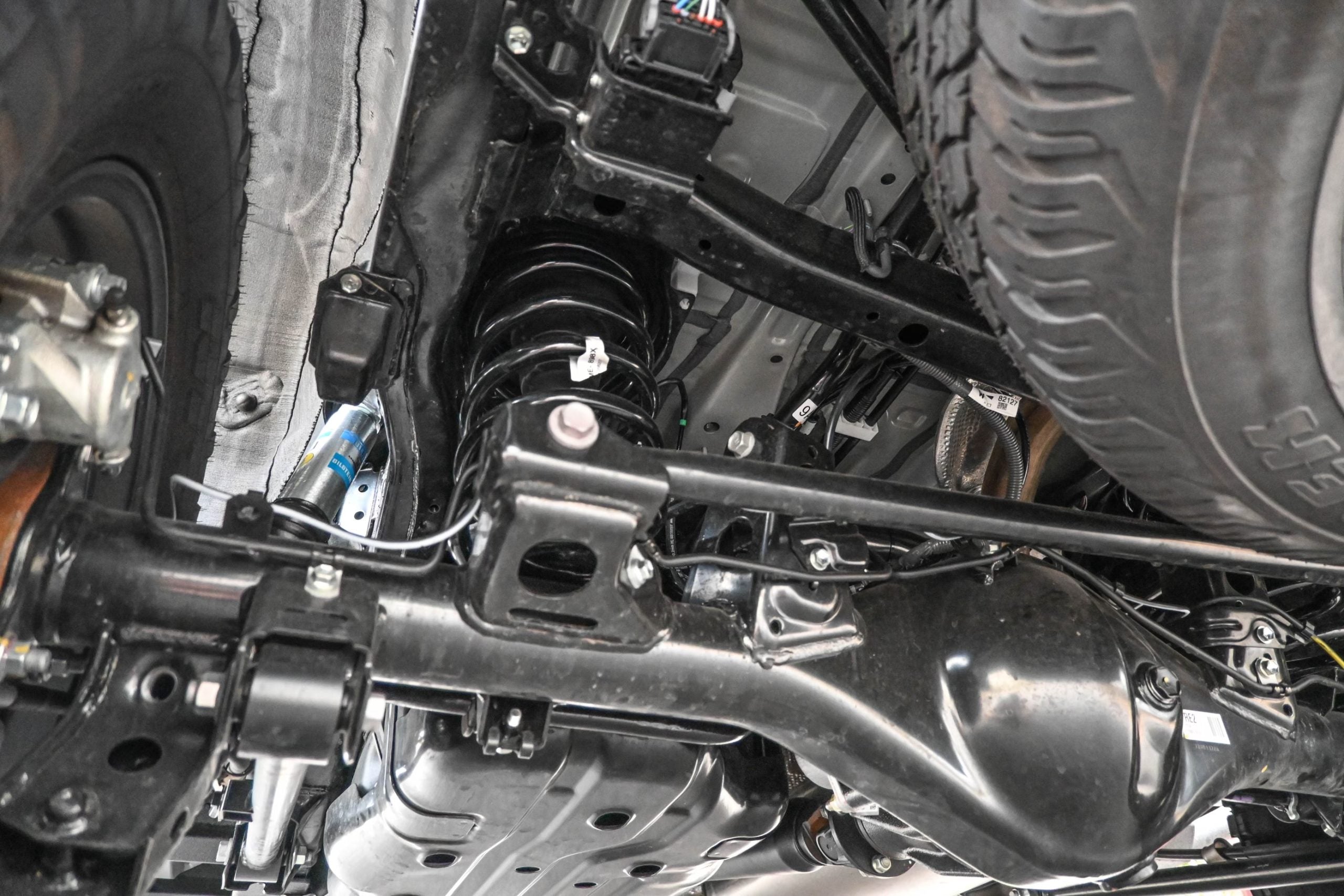 Bilstein | OME Stage 2 RTR 2.5" Lift Kit - 5th Gen 4Runner | FJ Cruiser (10-24)